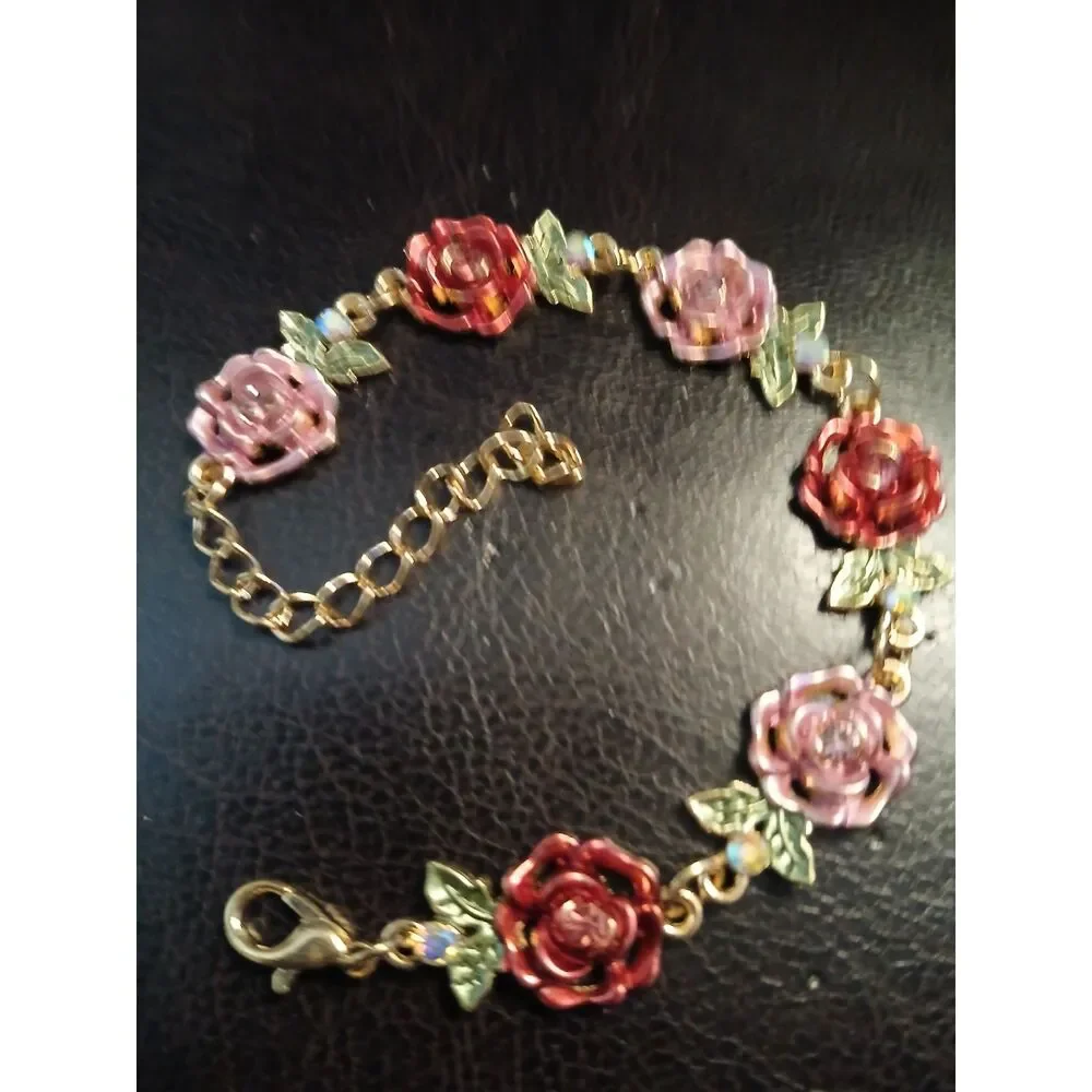 Dark & Light Pink 3D Roses on a Gold Chain Bracelet Green leaves Flowers
